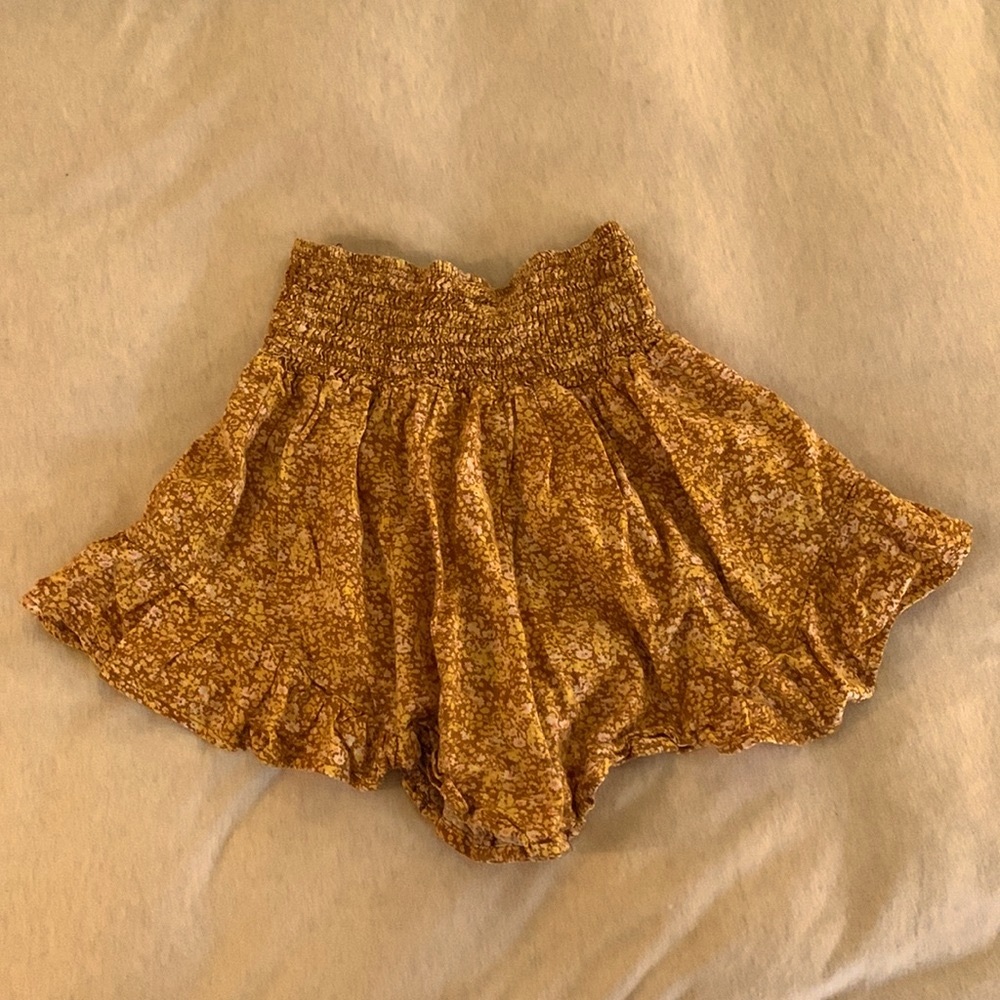 Women’s Floral Flowy Skirt - Wild Fable XS yellow-orange flowy shorts